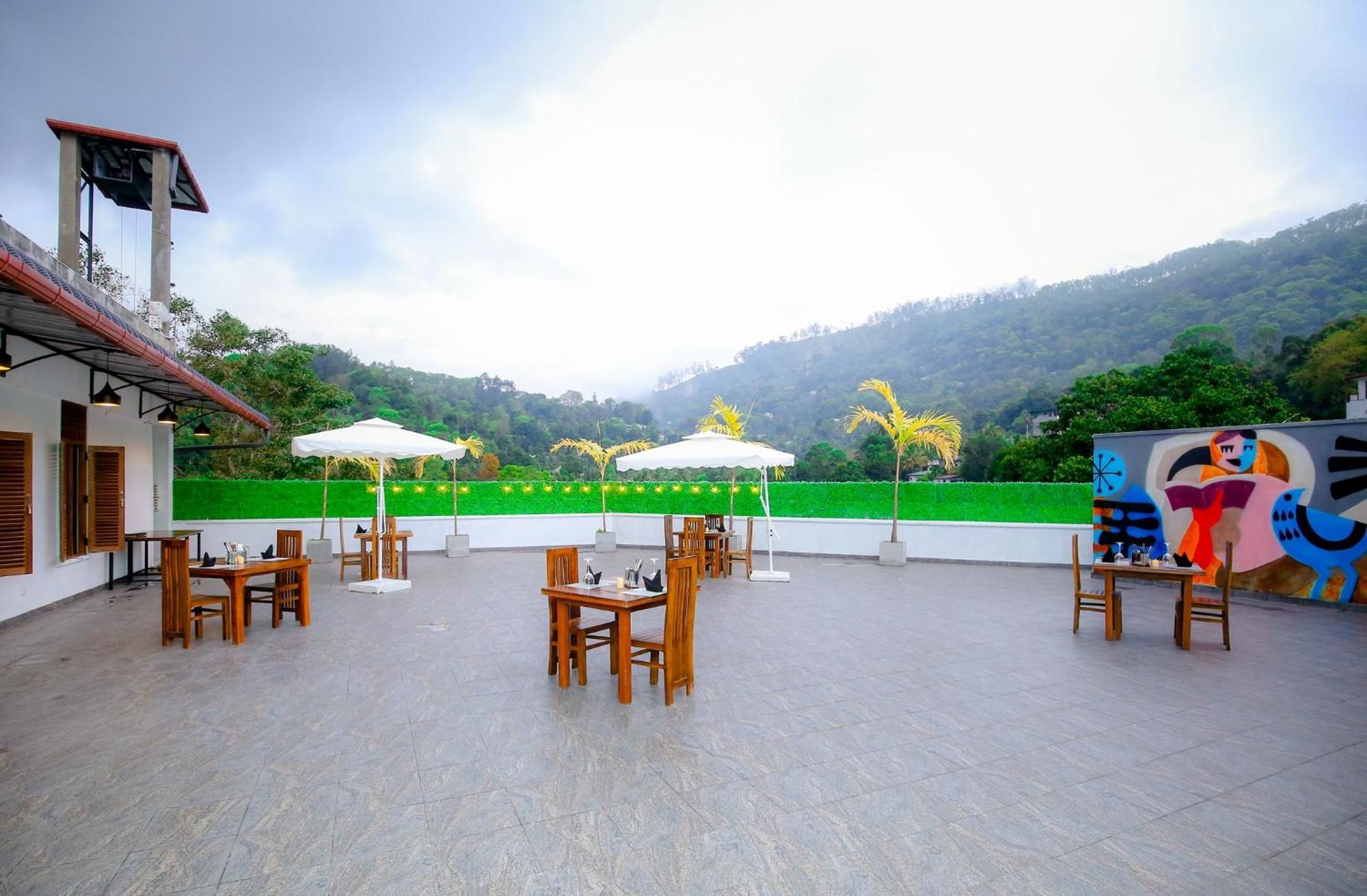 Crown Regency- Badulla Hotel Exterior foto