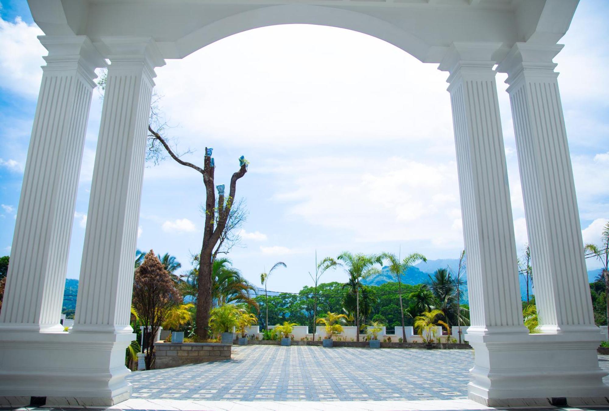 Crown Regency- Badulla Hotel Exterior foto