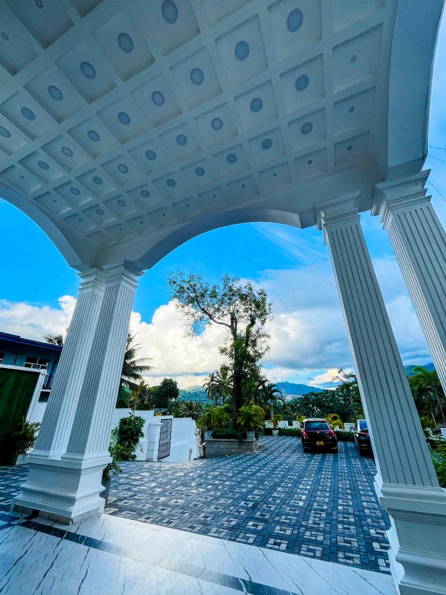 Crown Regency- Badulla Hotel Exterior foto